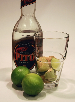 caipirinha_mit-flasche_01_hg_lebenslang.jpg
